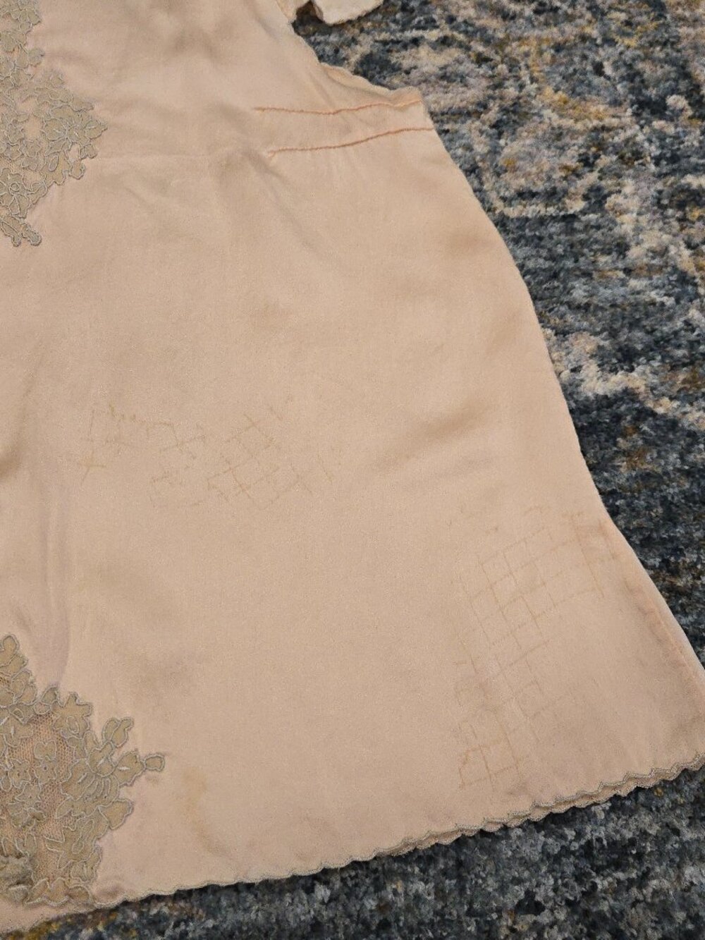 Antique Pure Silk Handstitched Bed Jacket - Picture 9 of 9